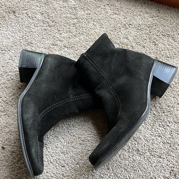 La CANADIENNE Booties - Picture 3 of 5